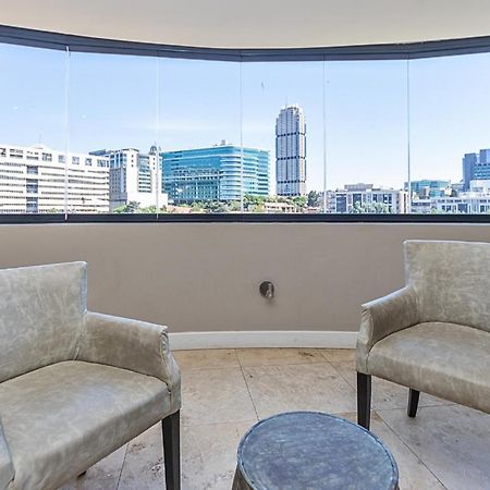 Luxury Penthouse In The Heart Of Sandton Johannesburg Exterior photo