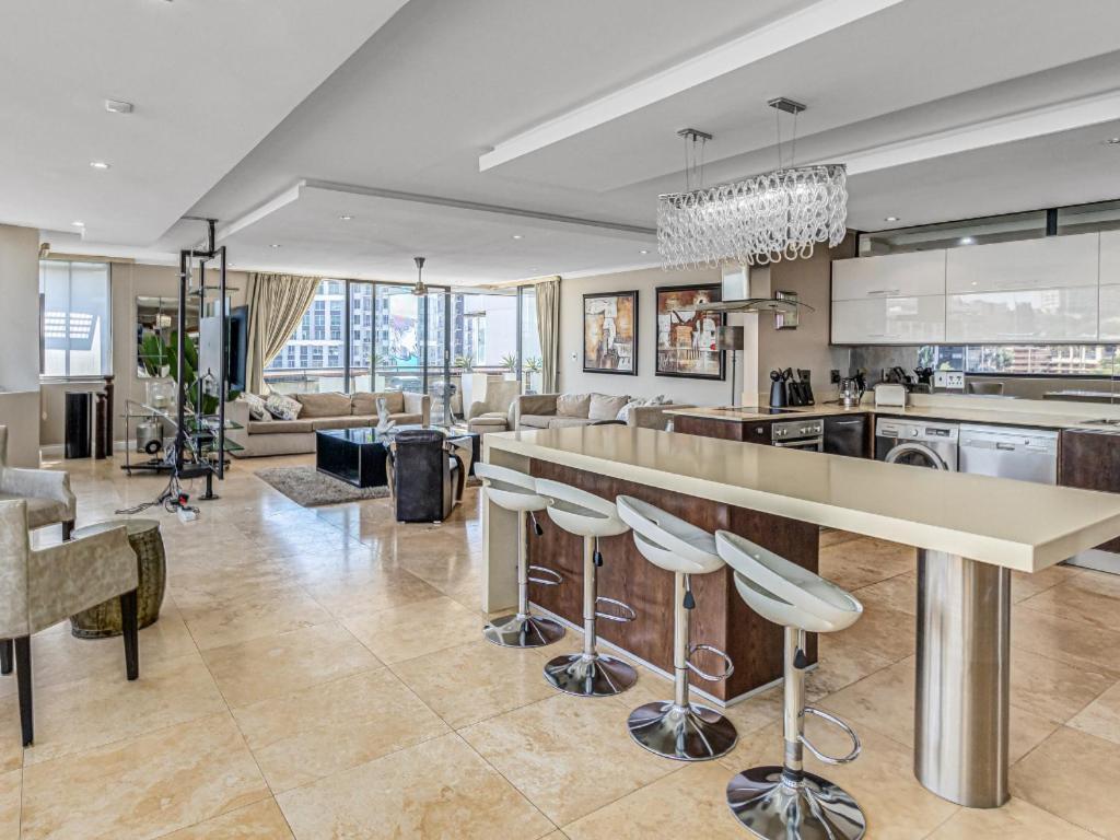 Luxury Penthouse In The Heart Of Sandton Johannesburg Exterior photo