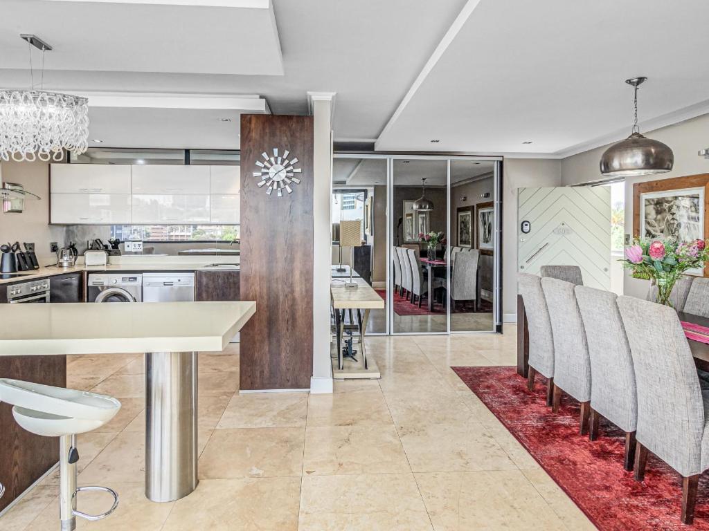 Luxury Penthouse In The Heart Of Sandton Johannesburg Exterior photo